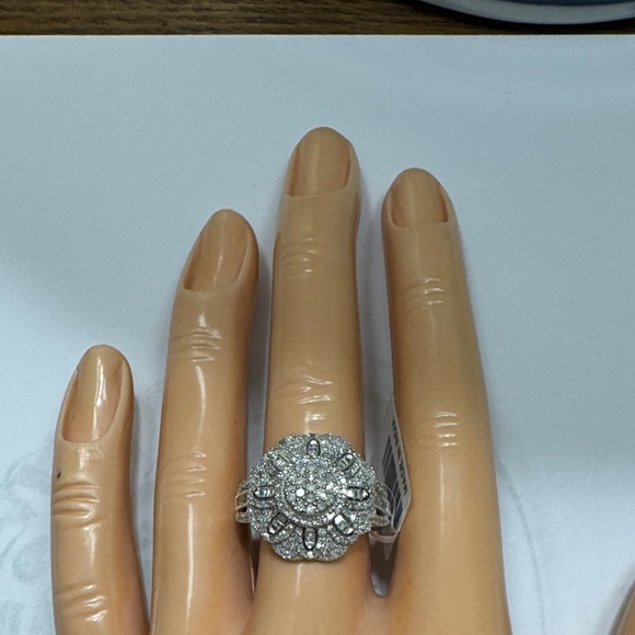 Jewelry - DIAMOND RING, FLORAL STYLE, 1.00 CARAT, SIZE 8